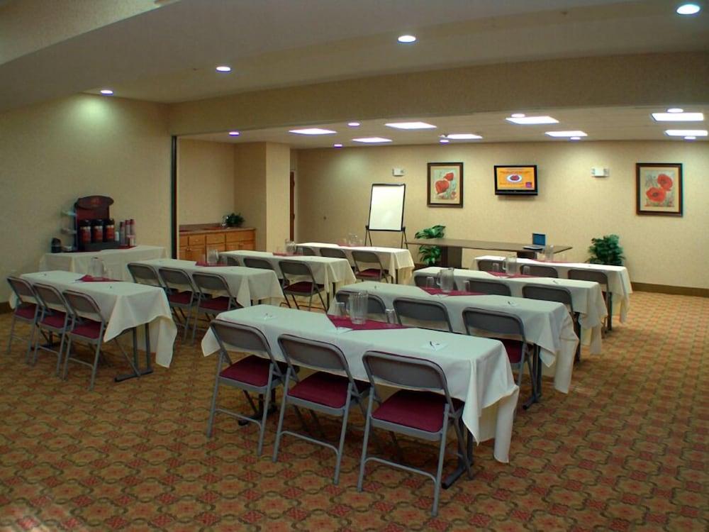 Comfort Suites Eugene Facilități foto